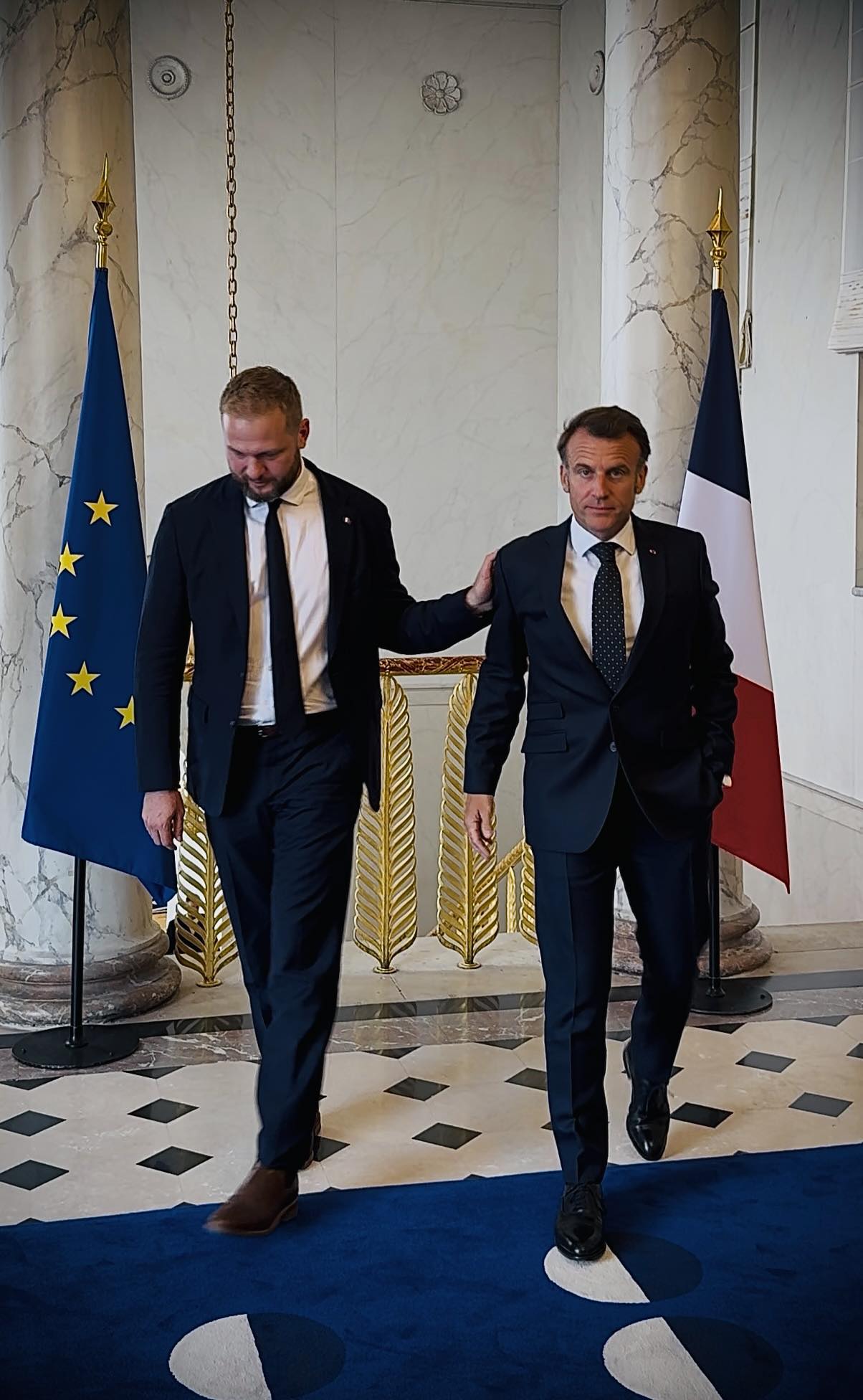 Nouvelle-Calédonie : Emmanuel Macron reprend la main, Manuel Valls désavoué